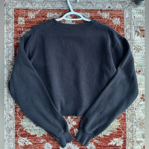 Brandy Melville John Galt New York Embroidered Cropped Crewneck Sweater - Picture 5 of 5